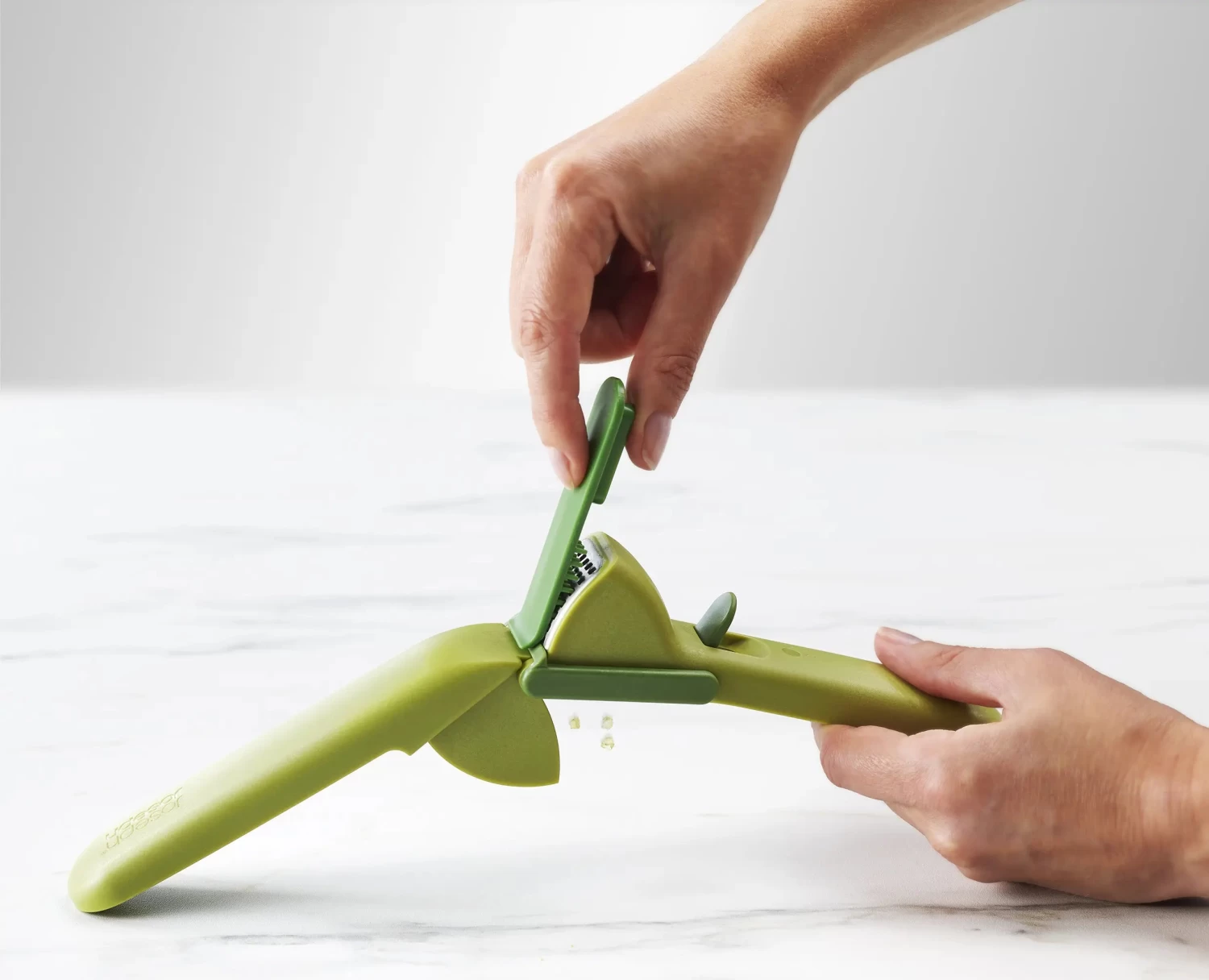 CleanForceâ„¢ Green Garlic Press