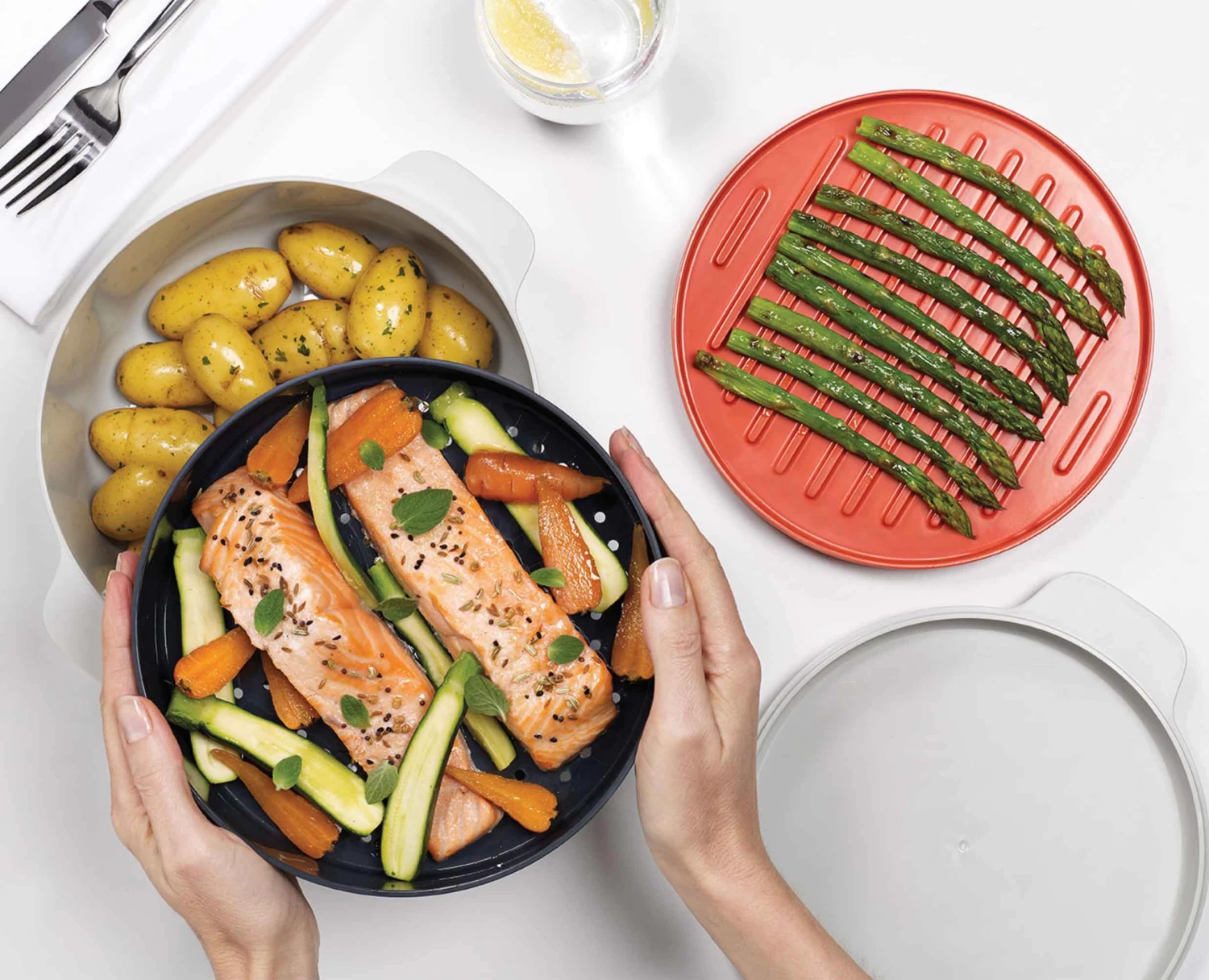 M-Cuisine⢠4-piece Orange Microwave Cooking Set