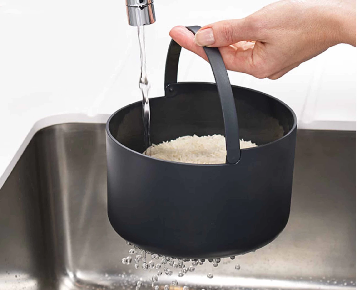 M-Cuisine⢠White Microwave Rice Cooker