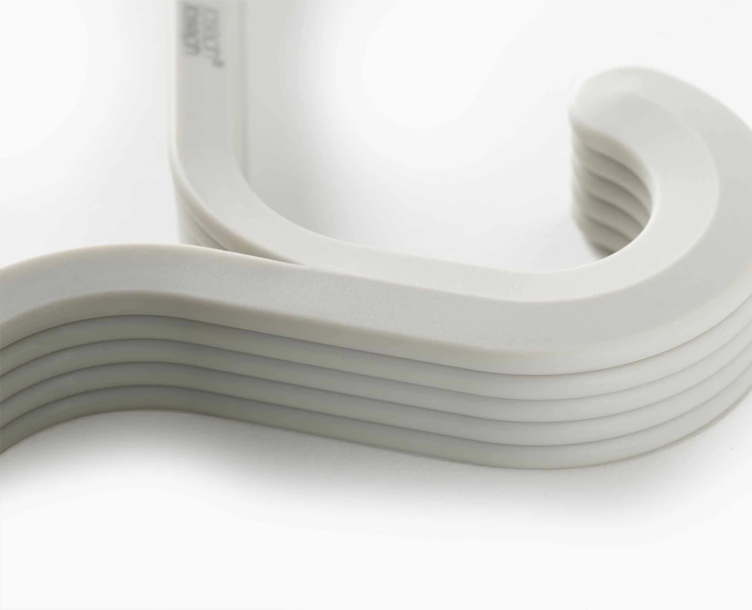 Orderly™ Set of 5 Anti-tangle Ecru Clothes Hangers