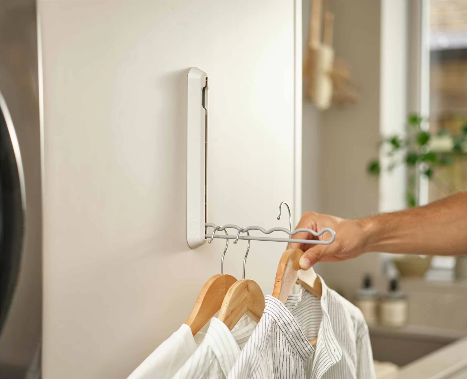 Orderly™ Ecru Retractable Hanging Rail
