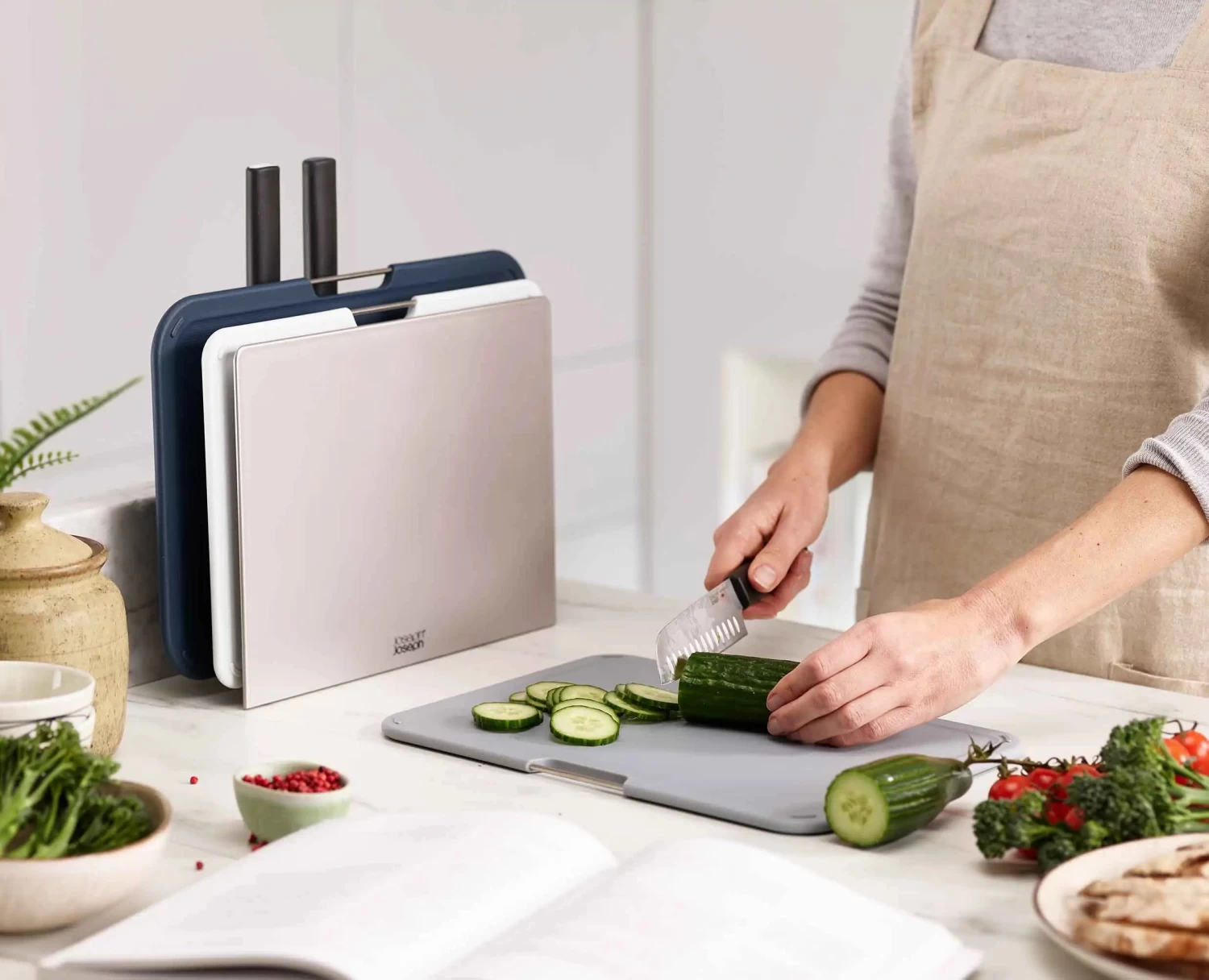 Nest™ Boards Plus 6-piece Grey Knife & Chopping Board Set