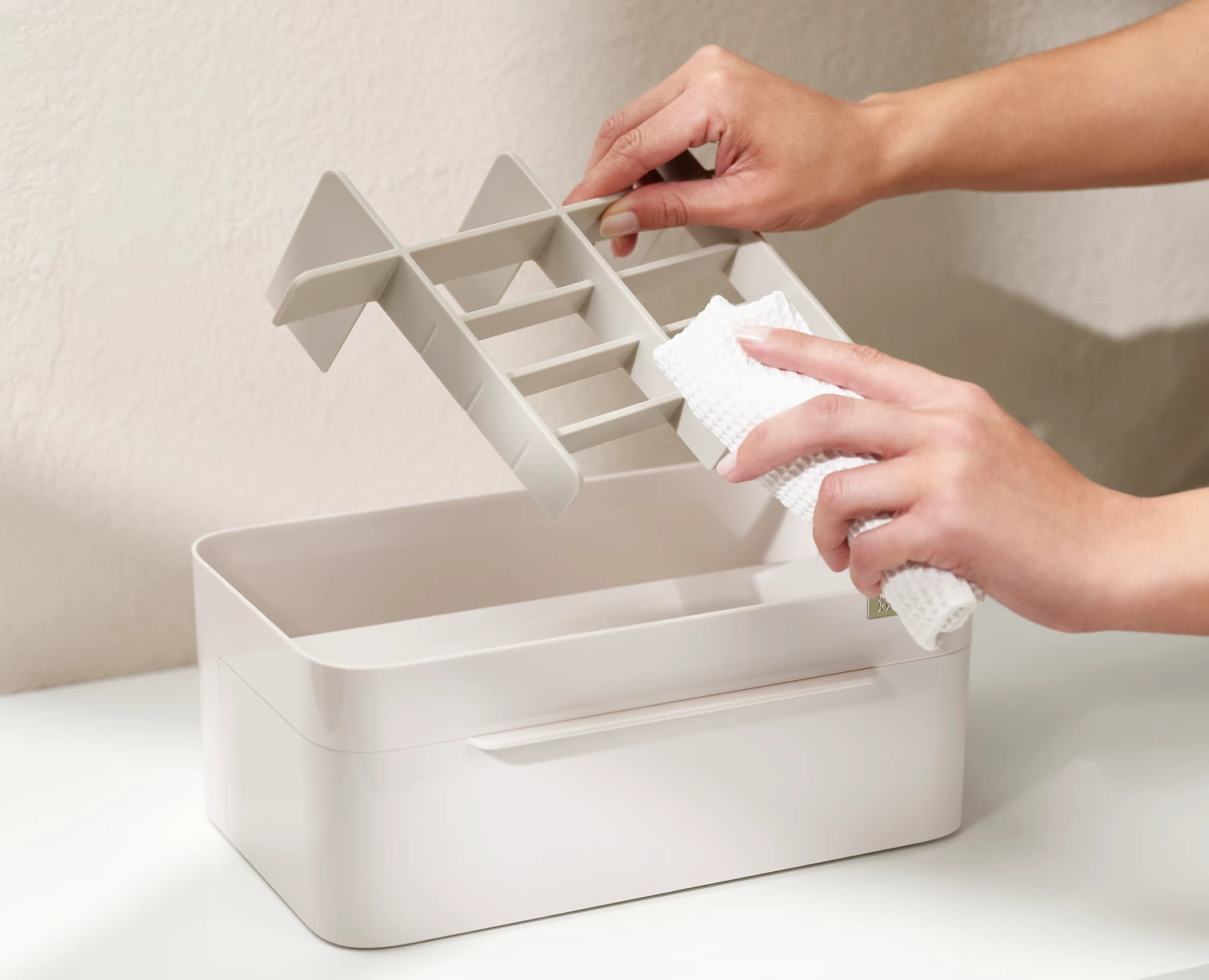 Viva Large Cosmetic Organiser with Removable Mirror