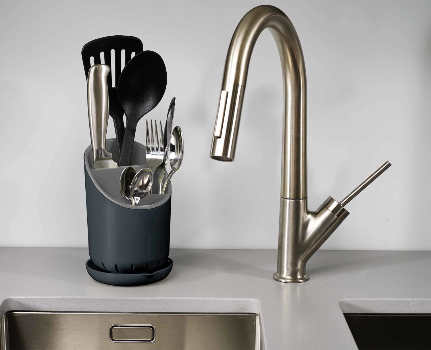 Dock⢠Grey Cutlery Drainer