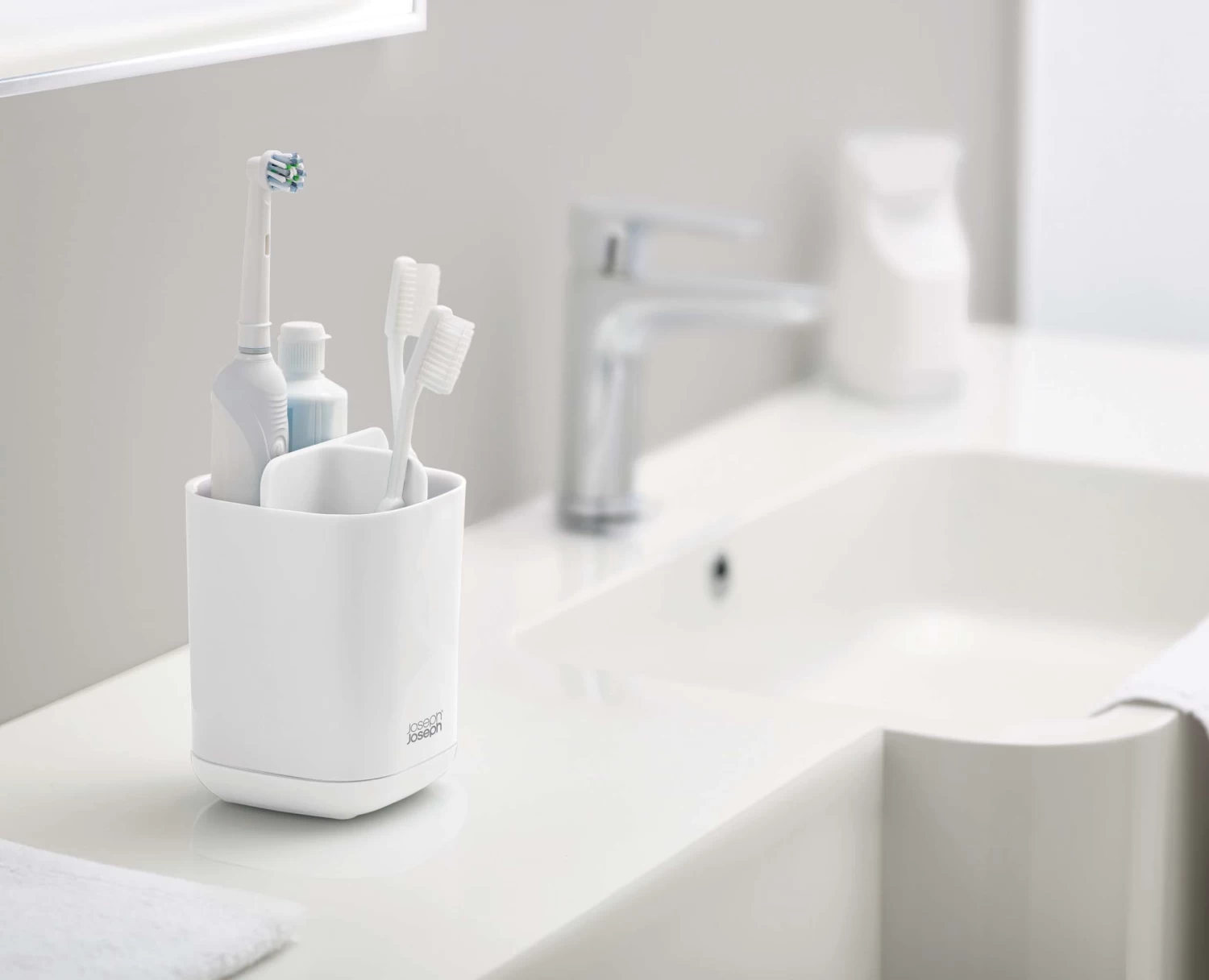 EasyStore™ White Toothbrush Holder