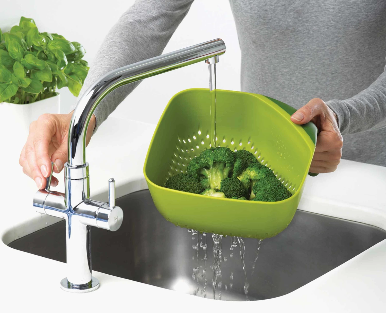 Medium Square Colander