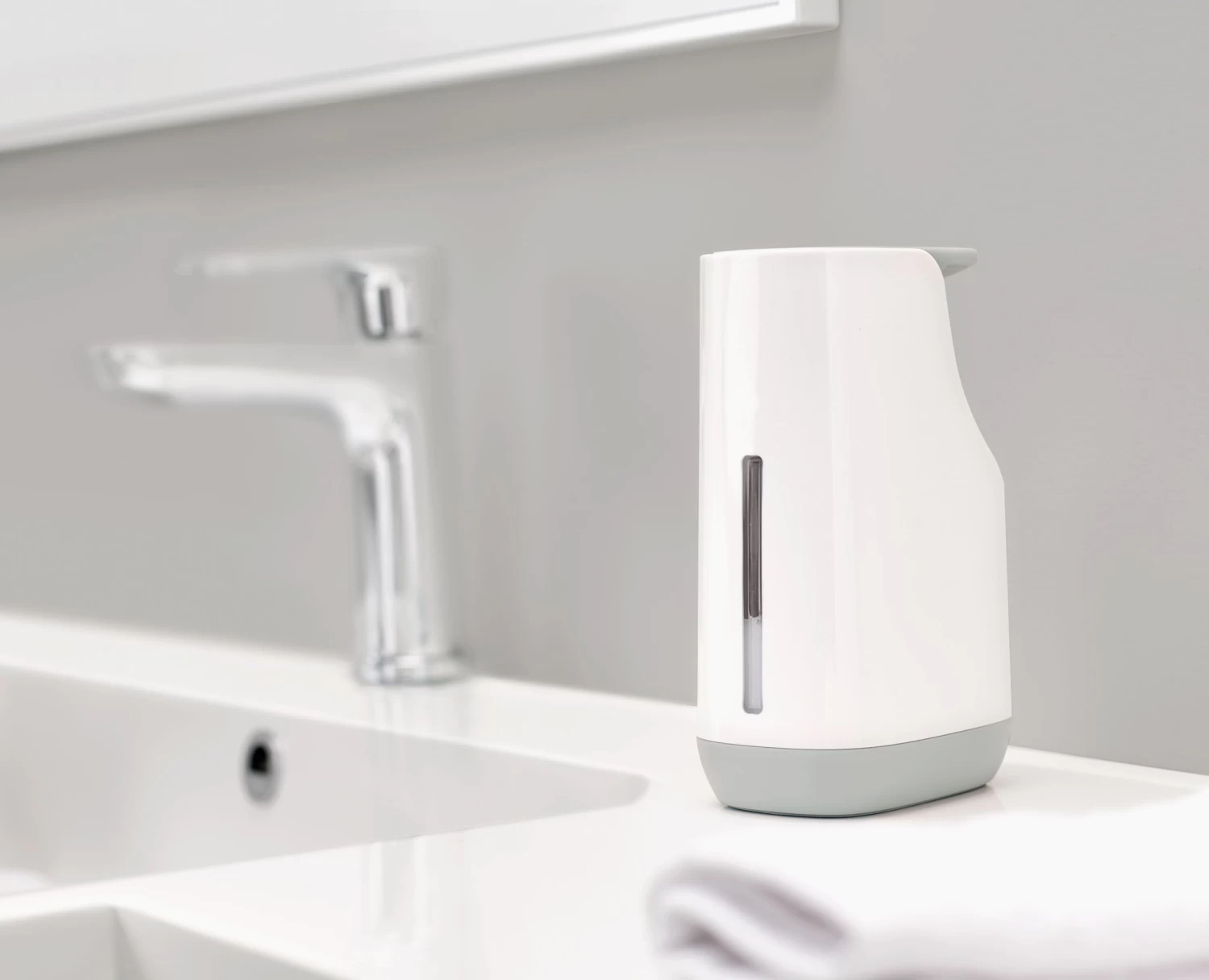 Slimâ„¢ Light Grey Soap Pump